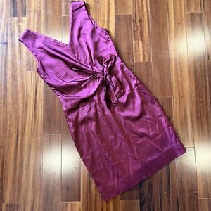 Tahari Maroon Burgundy Sheath Dress Bow Accent Satin Formal Cocktail Size 6 Flaw